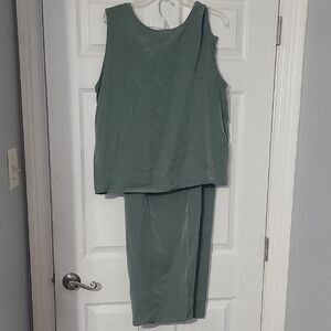 Elegant Green Sleeveless Pantsuit